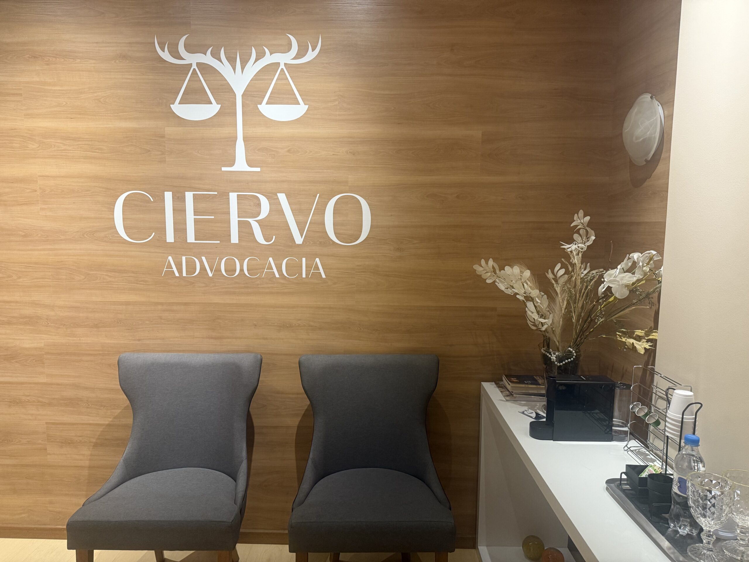 Recepção do escritório Ciervo Advocacia · Edifício Bandeirantes, Caxias do Sul